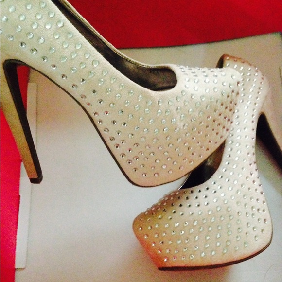 Brand New Pumps - Picture 2 of 4