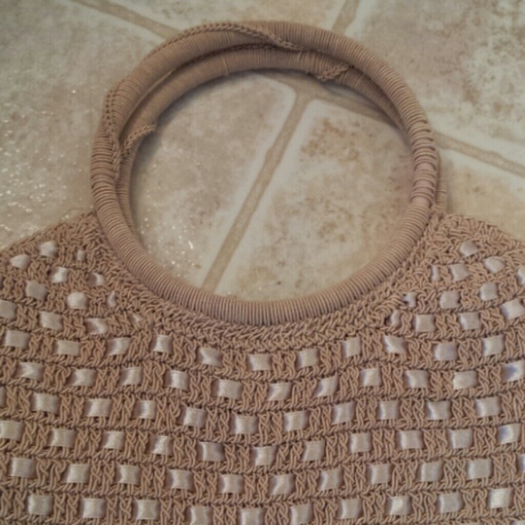 Stylish Hand Crocheted Purse from H&M - Picture 2 of 4