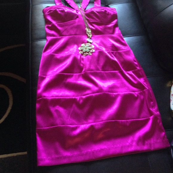 Fuchsia dress - Picture 3 of 3