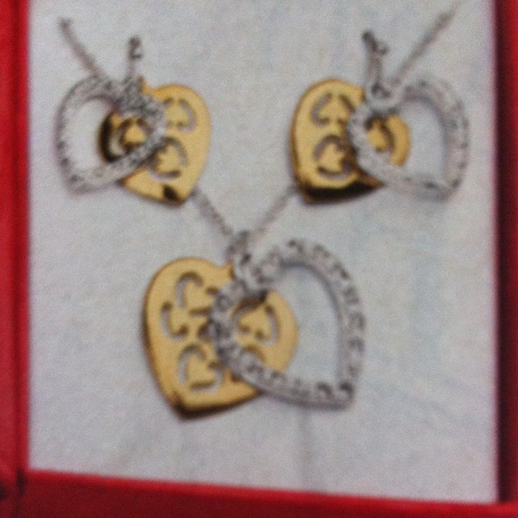 NWOT Tales of love necklace + earing gift set - Picture 1 of 1