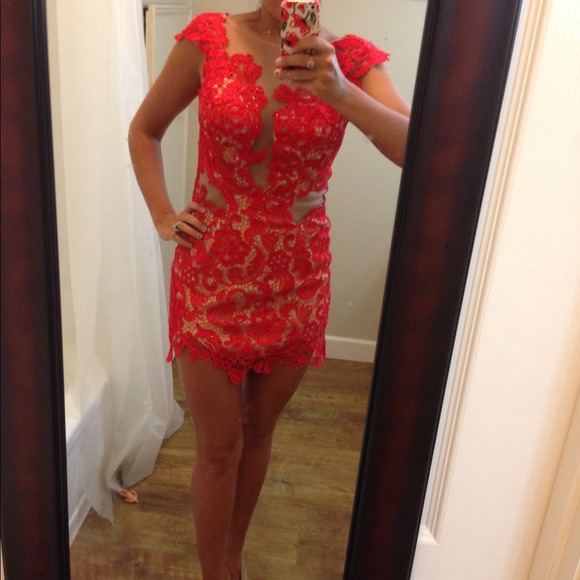 Macduggal gown size 4 red