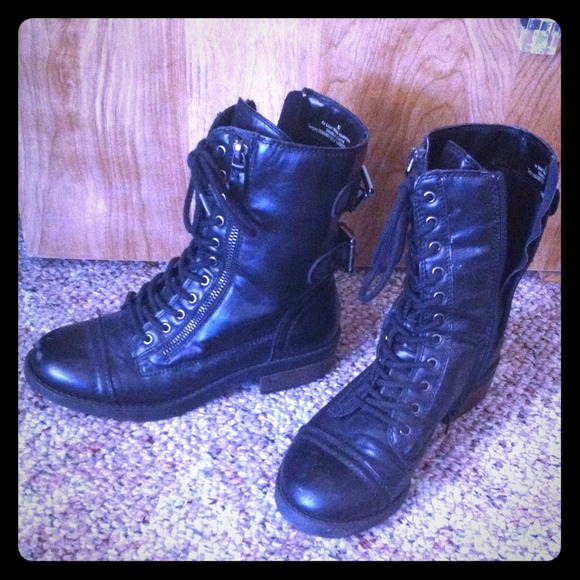 Black mid calf combat boots - Picture 1 of 4