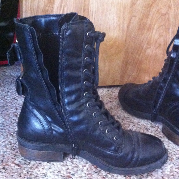 Black mid calf combat boots - Picture 4 of 4