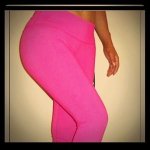 🌟price drop🌟 Kyodan hot pink crop!