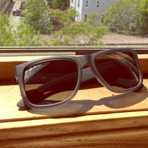 Ray-Ban Sunglasses (Black)