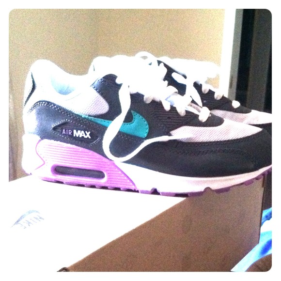 Nike Shoes - (SOLD). Nike little girl shoes