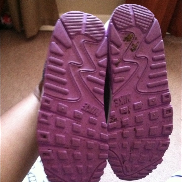 (SOLD). Nike little girl shoes - Picture 4 of 4