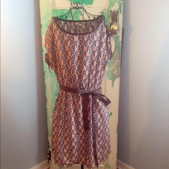 Boutique dress perfect for any summer occasion! - Picture 1 of 3