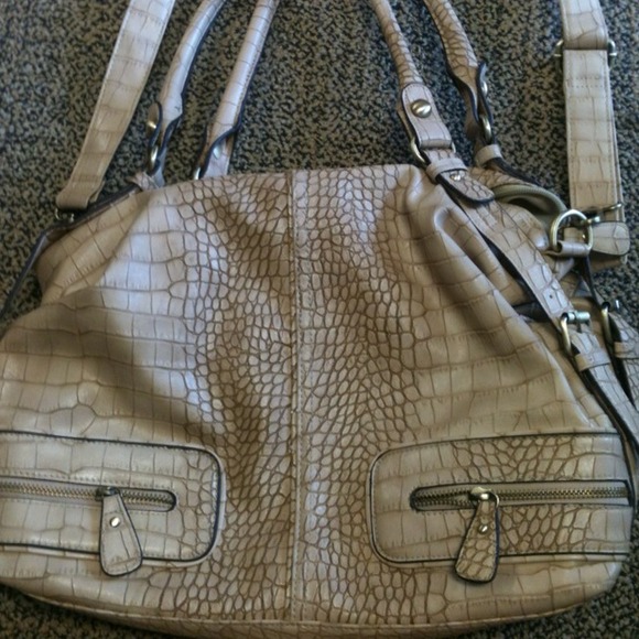 Bueno purse