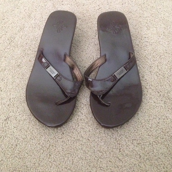 Vera wang sandals