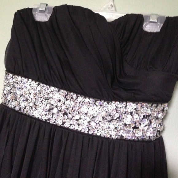 HP 1/28/15 Black party dress - Picture 2 of 4