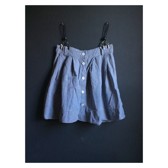 🚛 MOVING SALE 🚛 blue/white skirt w/ button front
