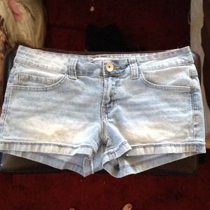 No Boundaries jean shorts.