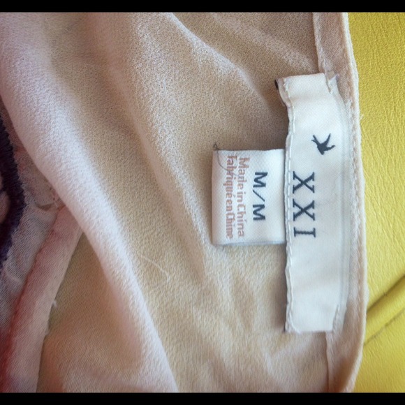 Adorable sheer bohemian tunic! - Picture 3 of 4