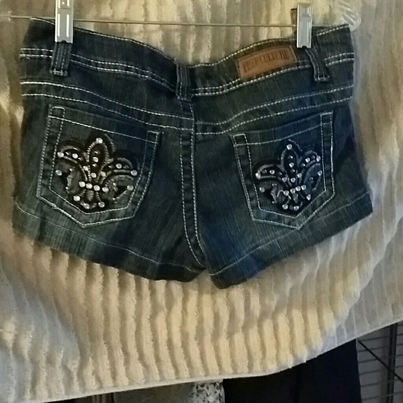 Free culture shorts
