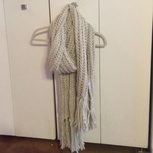 Gorgeous oversized chunky knit cream winter scarf