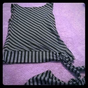 Tank top with bottom tie accent