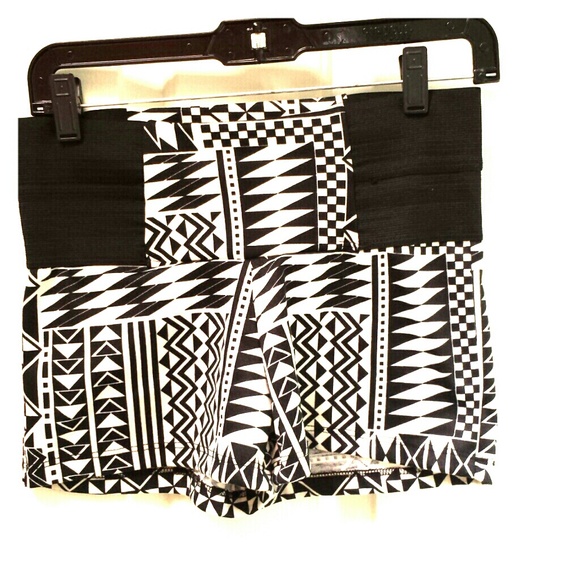 Azetec print High waisted shorts