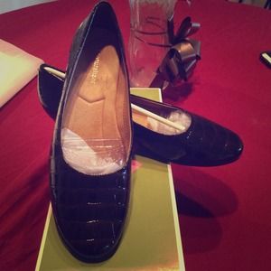 Naturalizer brown croc flats