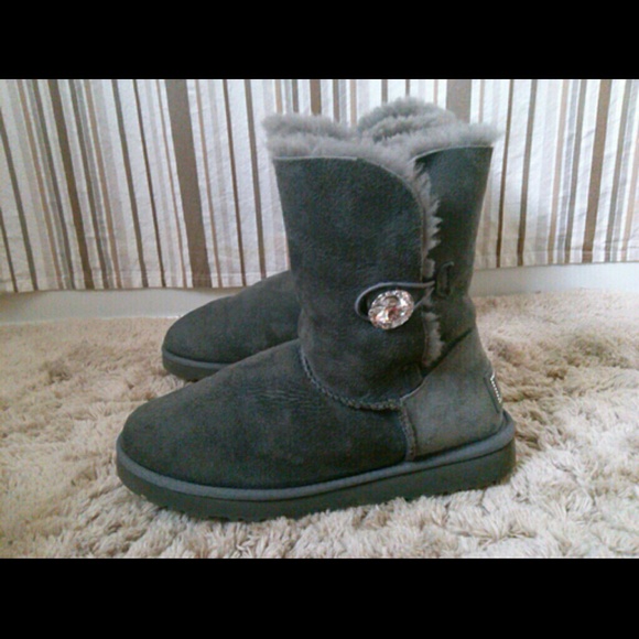 Bailey bling Uggs. - Picture 4 of 4