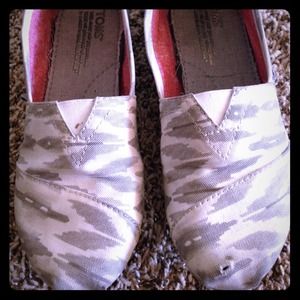 Toms shoes