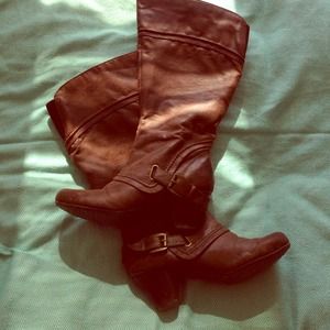 Trendy Brown Boots with Heel