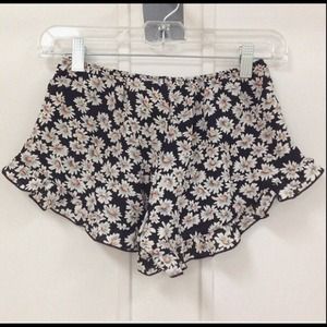 SOLD Daisy print vodis