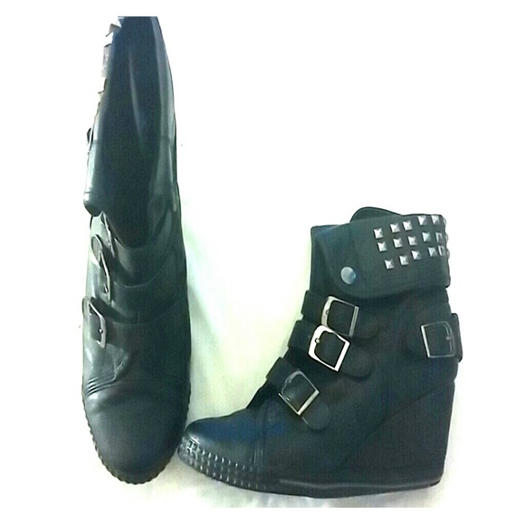 Shoes - Picture 1 of 1