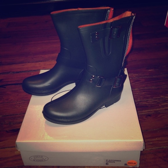 Steve Madden Boots - Steve Madden rain boots