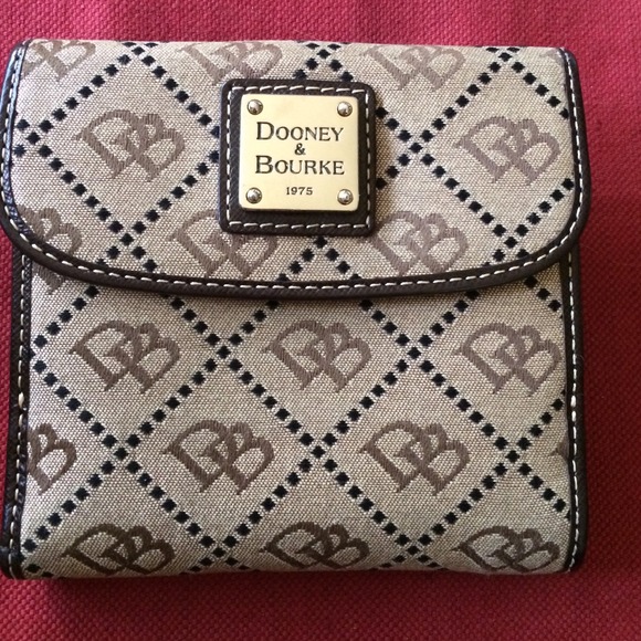 Dooney & Bourke wallet