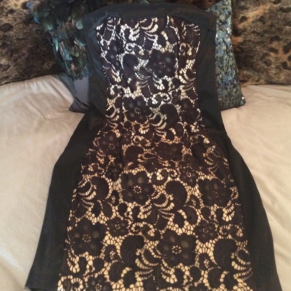 Cache' Strapless dress - Picture 1 of 3