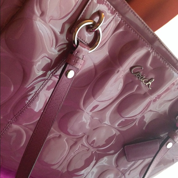 ✨Reduced✨Coach tote. Price not negotiable.