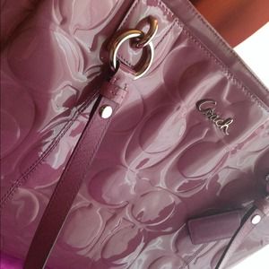 ✨Reduced✨Coach tote. Price not negotiable.