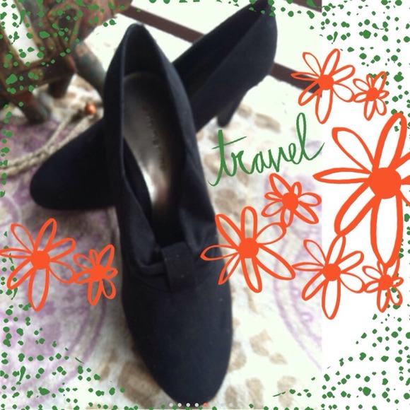 Ann Marino Shoes - 💝HOLD FOR NITA Ann Marino Micro-Suede Shoes