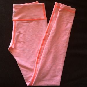 Lululemon Wunder Under full length pant, size 6.