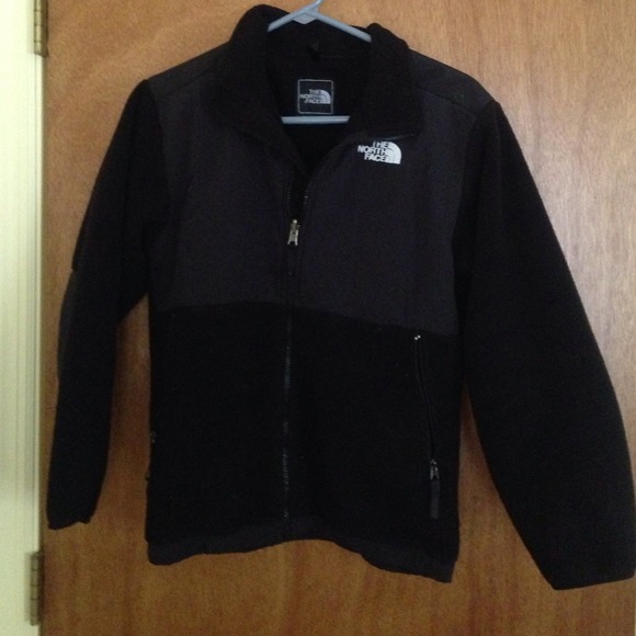 Black The North Face sweatshirt jacket