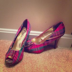 Candie's pink, plaid, high-heeled shoes. Size7 1/2