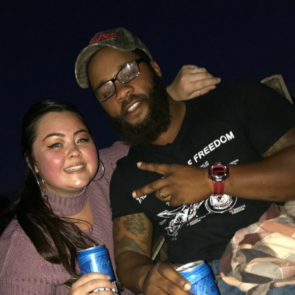 Hi, I'm lilly! Welcome 2 my Closet Posh Friends. - Picture 4 of 4