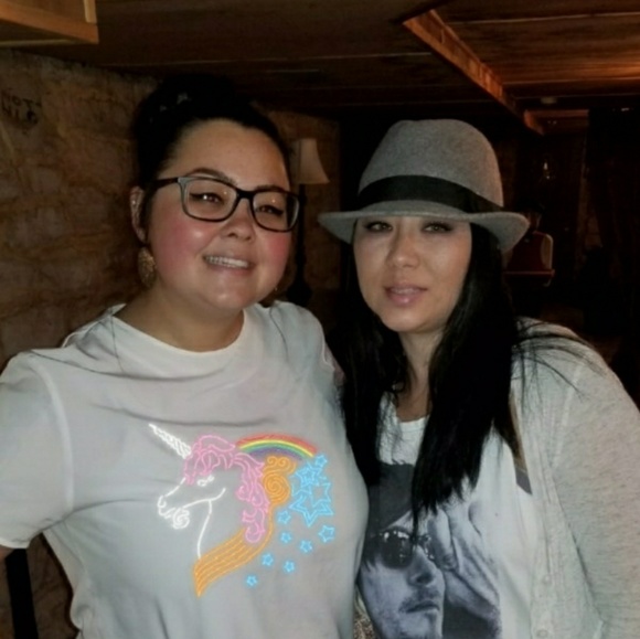 Hi, I'm lilly! Welcome 2 my Closet Posh Friends. - Picture 3 of 4