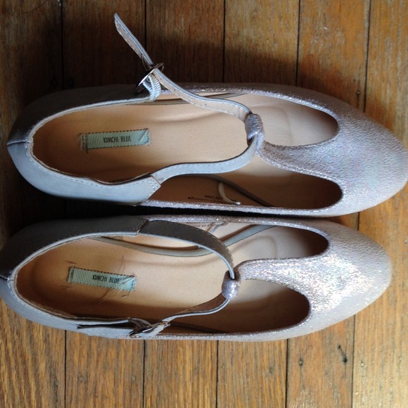 Urban Outfitters Kimchi Blue flats - Picture 3 of 3