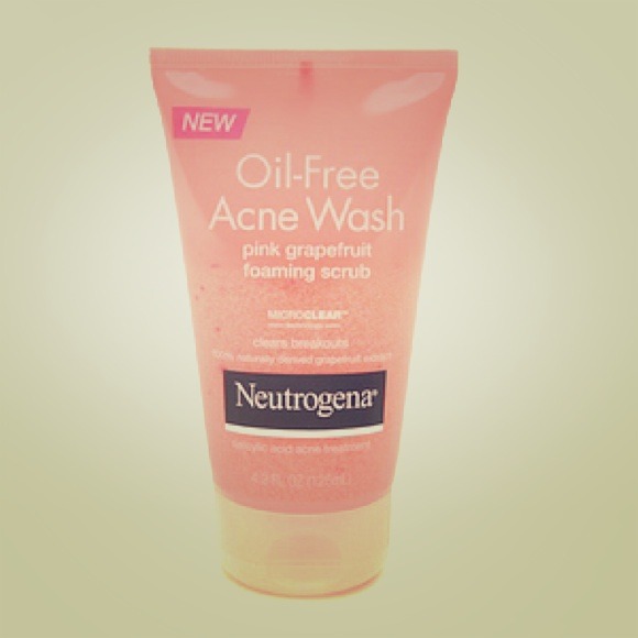 ⭐️Neutrogena Grapefruit Facial Cleanser⭐️