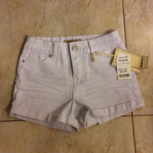 white basic shorts!in great shape!