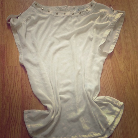Forever 21 Tops - 💋Cream colored blouse size large💋