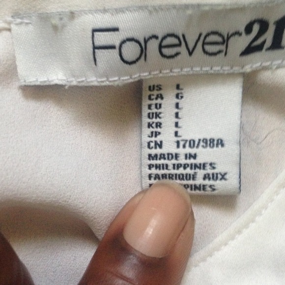 💋Cream colored blouse size large💋 - Picture 2 of 3