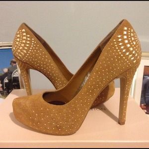 BCBG Generation camel suede heels