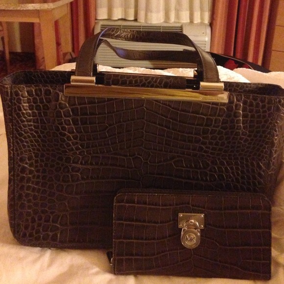 Michael Kors Handbags - AUTHENTIC MICHAEL KORS AND MATCHING WALLET..
