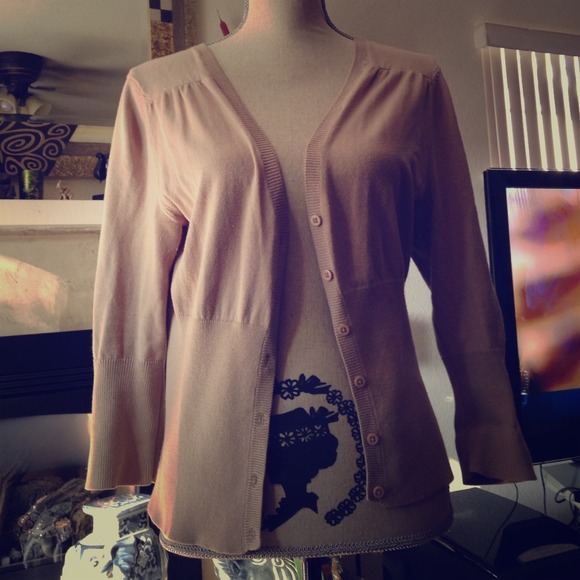🔴trade🔴Tan colored cardigan