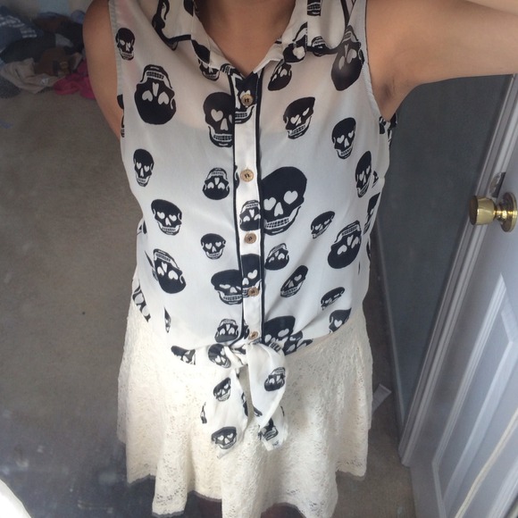 Skull top - Picture 3 of 3