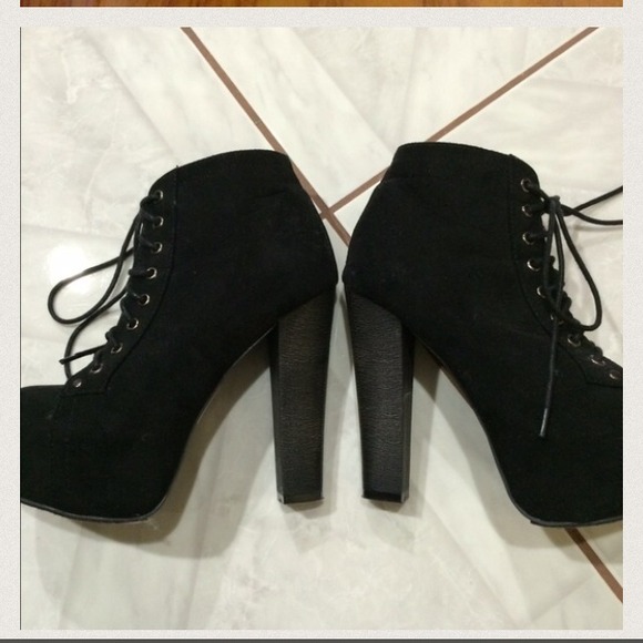 ‼️One day only $30 black inspired litas‼️