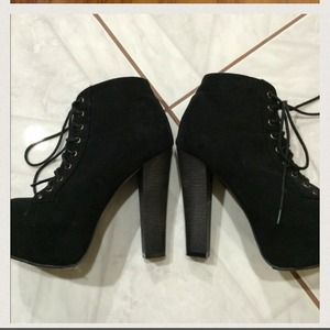 ‼️One day only $30 black inspired litas‼️